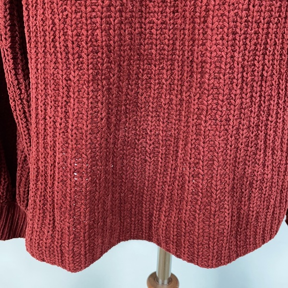Free People Maroon Chunky Cable Knit Sweater w/Balloon Sleeves & Hi Lo Hem - Picture 10 of 14